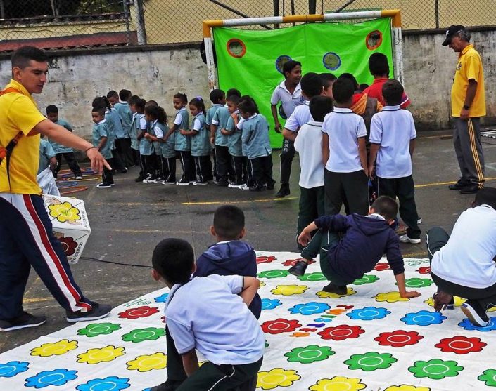 30762713_2112660062096516_8686684923685240832_n